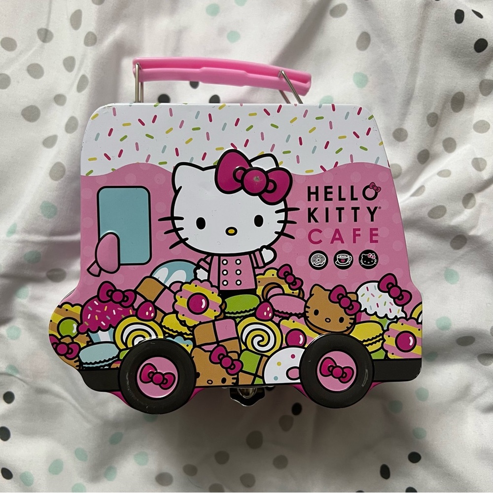 Hello Kitty Cafe Truck